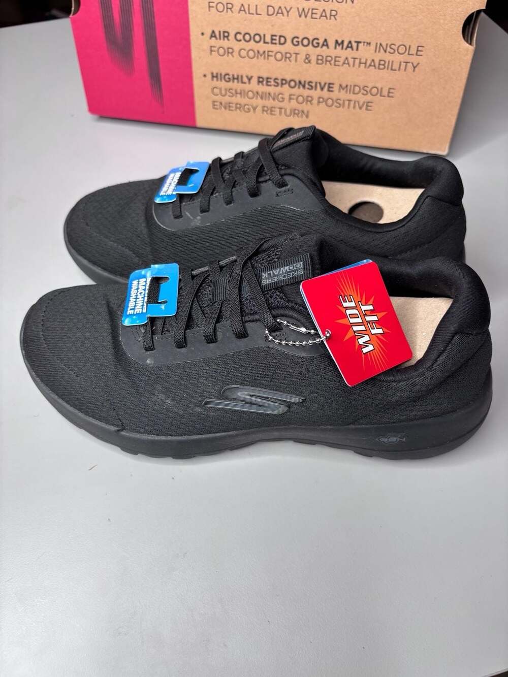 Skechers